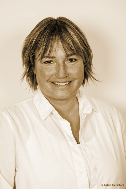 Dr. Katrin Buntscheck
